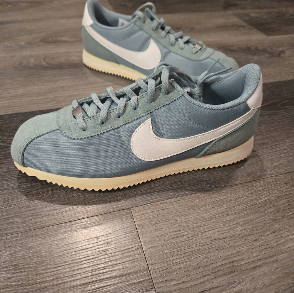 Nike Cortez TXT GS Cannon Sail Alabaster BRAND NEW 7Y Womens 8.5 - Picture 3 of 9